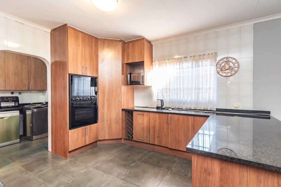 3 Bedroom Property for Sale in Noordheuwel Gauteng
