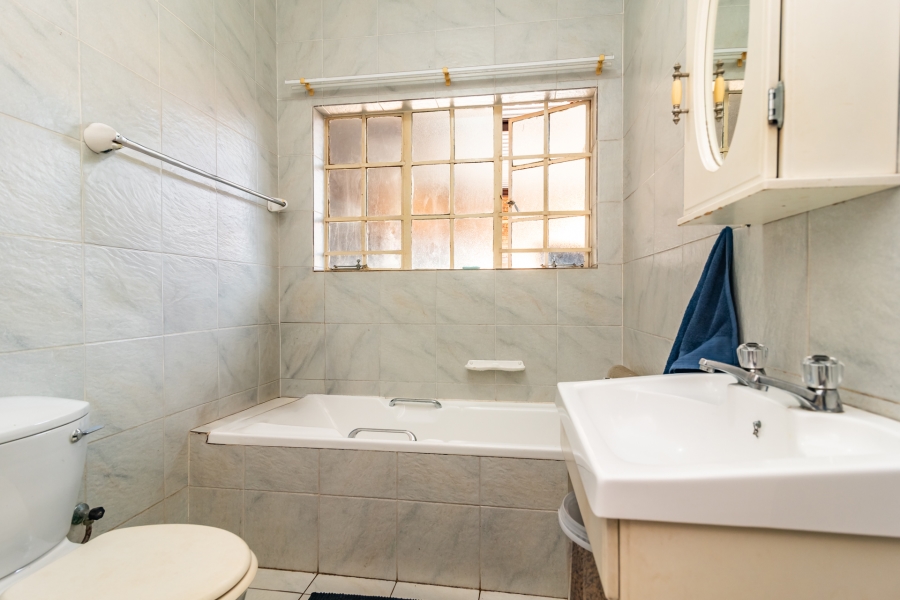 3 Bedroom Property for Sale in Noordheuwel Gauteng