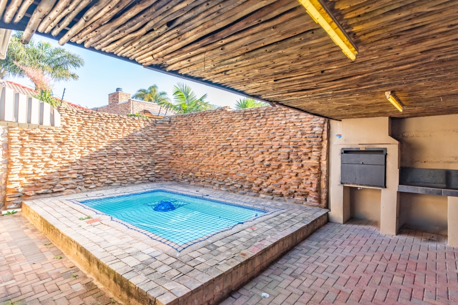 3 Bedroom Property for Sale in Noordheuwel Gauteng