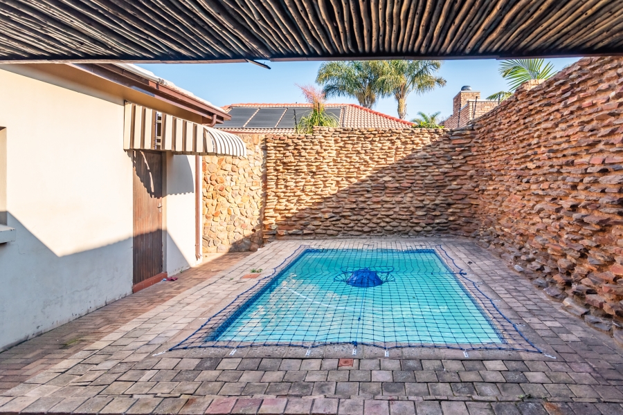 3 Bedroom Property for Sale in Noordheuwel Gauteng