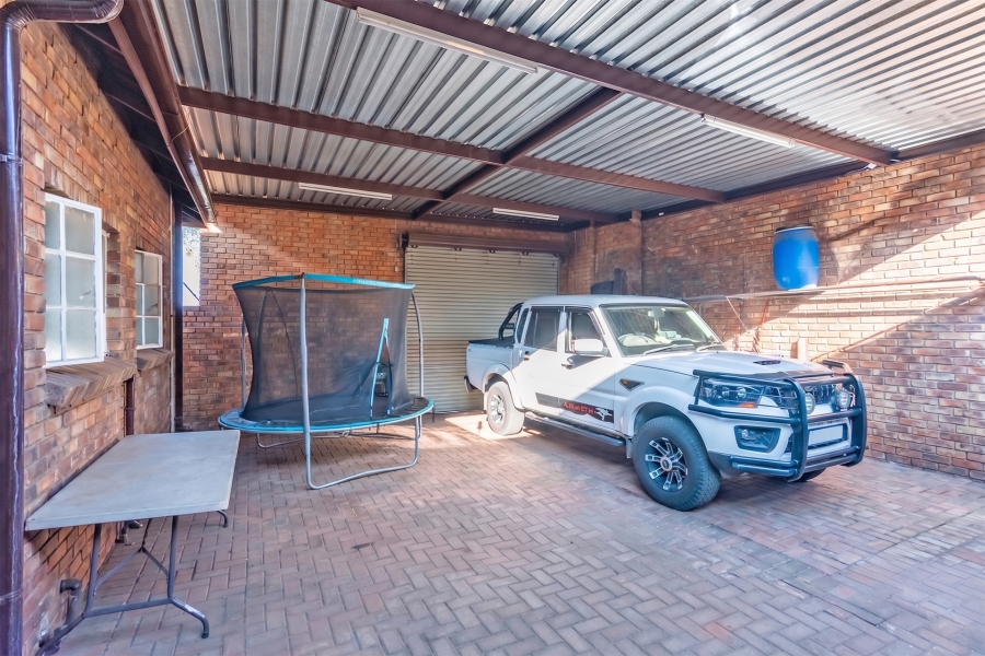 3 Bedroom Property for Sale in Noordheuwel Gauteng