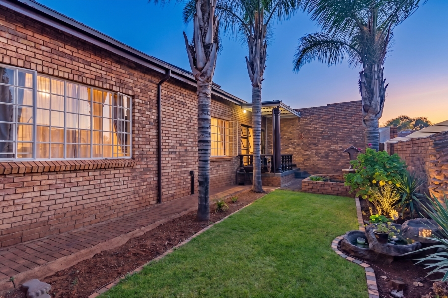3 Bedroom Property for Sale in Noordheuwel Gauteng