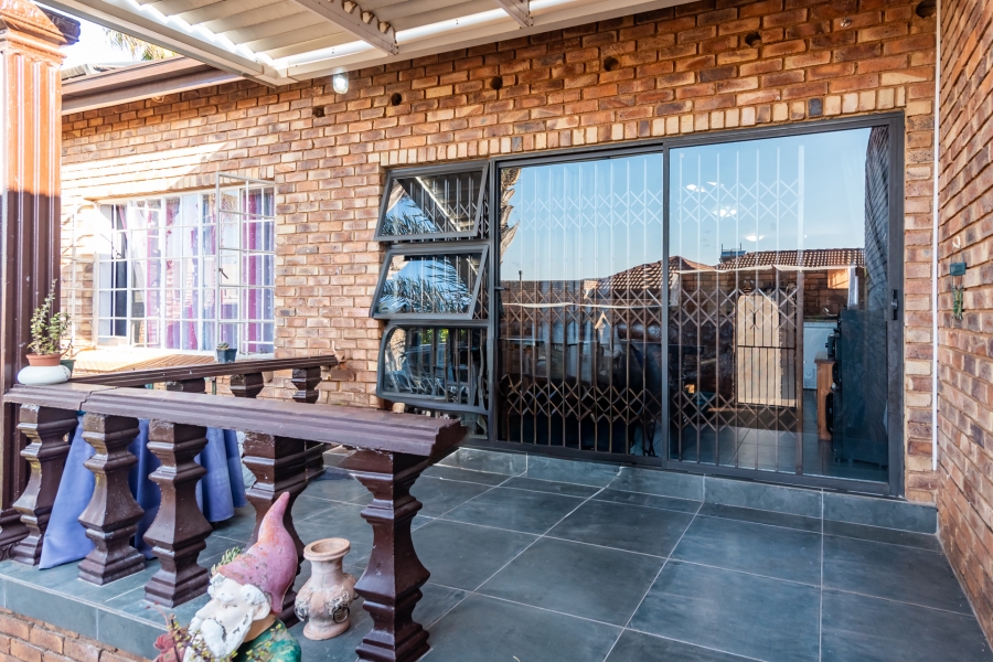 3 Bedroom Property for Sale in Noordheuwel Gauteng