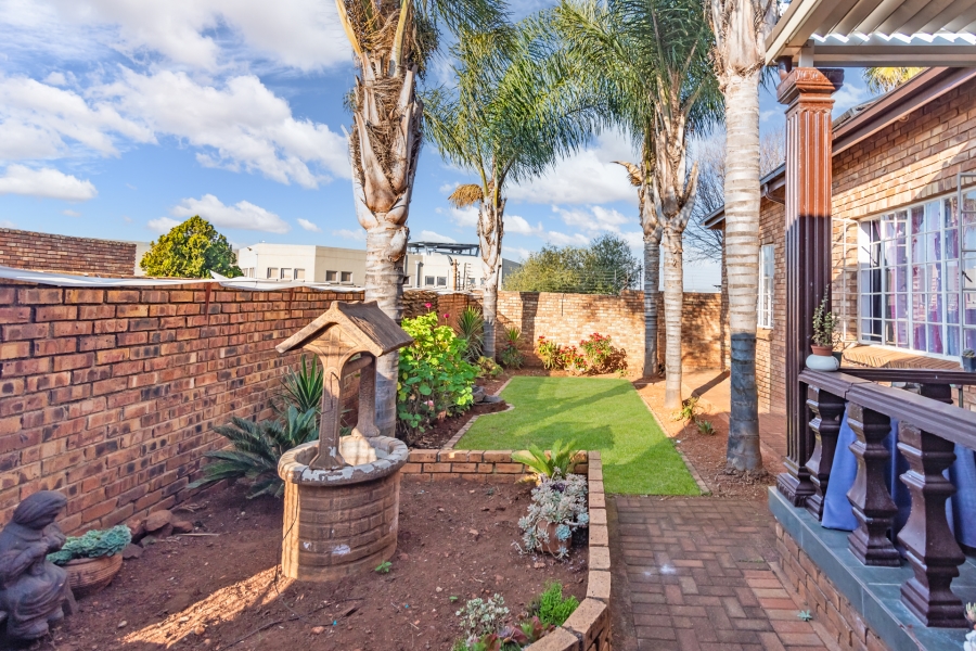 3 Bedroom Property for Sale in Noordheuwel Gauteng
