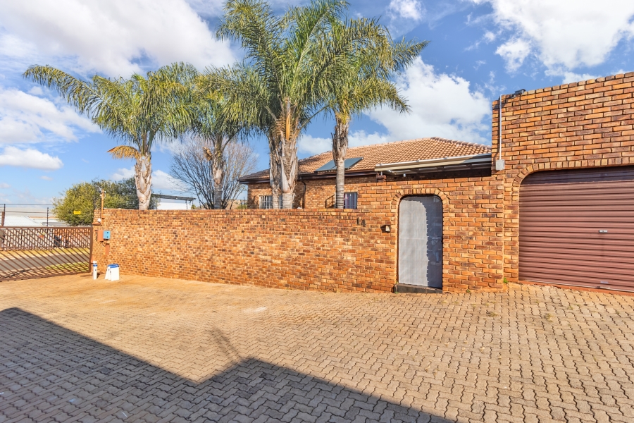 3 Bedroom Property for Sale in Noordheuwel Gauteng