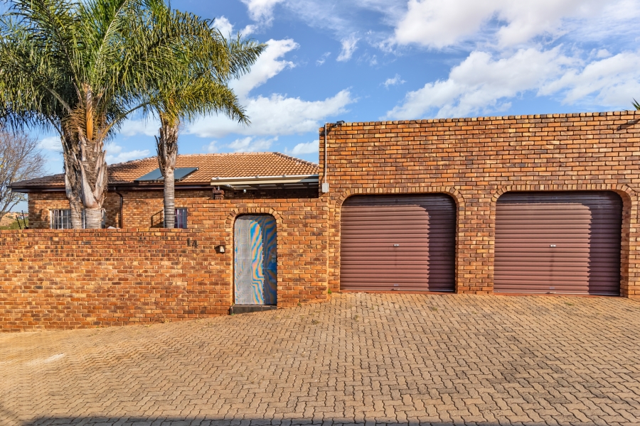 3 Bedroom Property for Sale in Noordheuwel Gauteng
