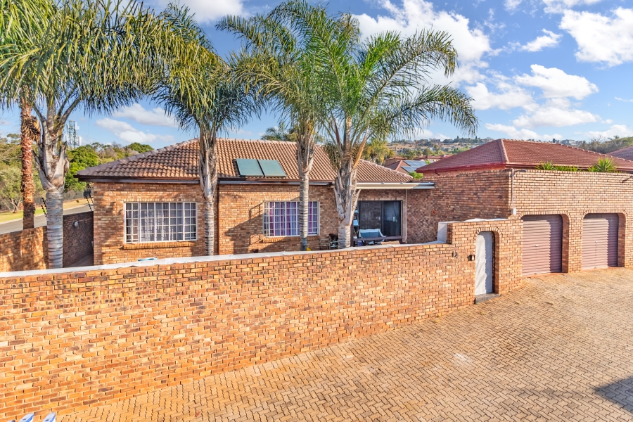 3 Bedroom Property for Sale in Noordheuwel Gauteng