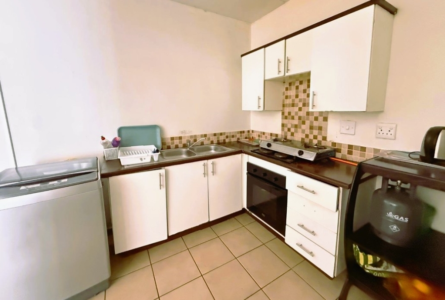 2 Bedroom Property for Sale in Grand Central Gauteng