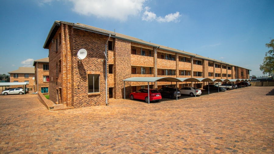2 Bedroom Property for Sale in Grand Central Gauteng