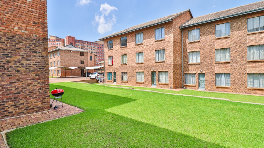 2 Bedroom Property for Sale in Grand Central Gauteng