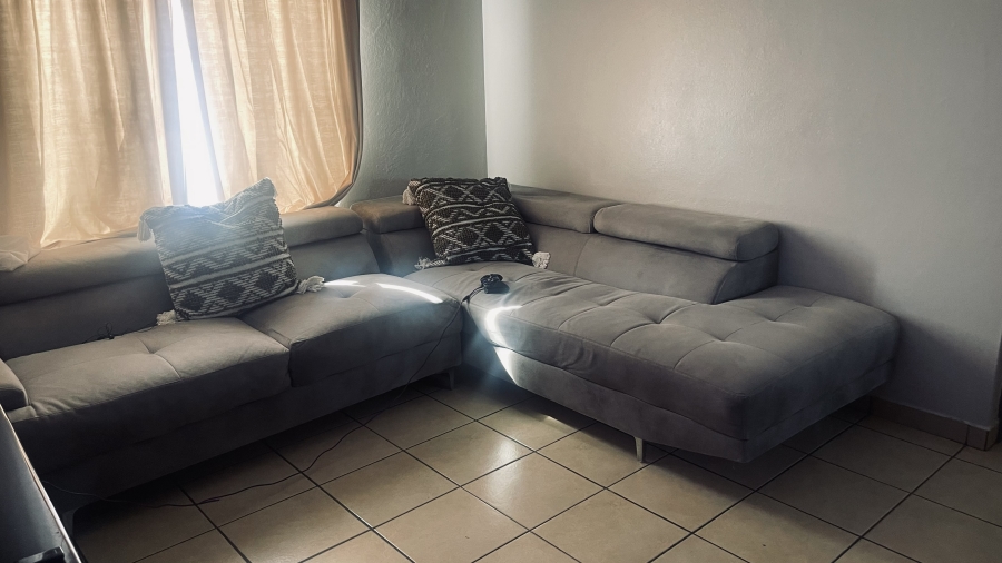2 Bedroom Property for Sale in Grand Central Gauteng