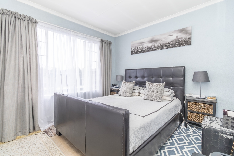 2 Bedroom Property for Sale in North Riding Gauteng