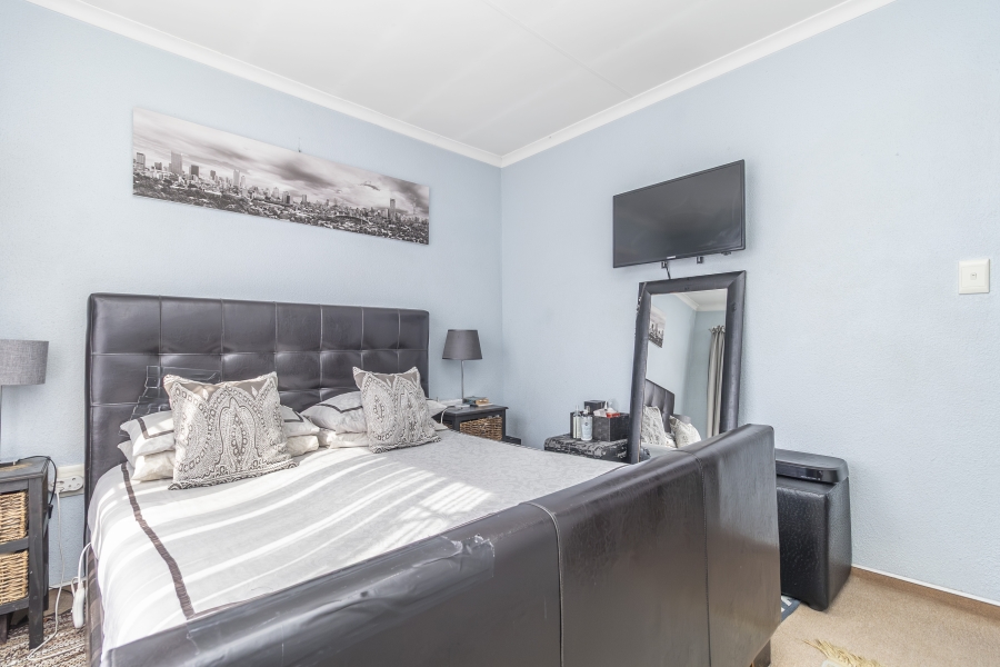 2 Bedroom Property for Sale in North Riding Gauteng