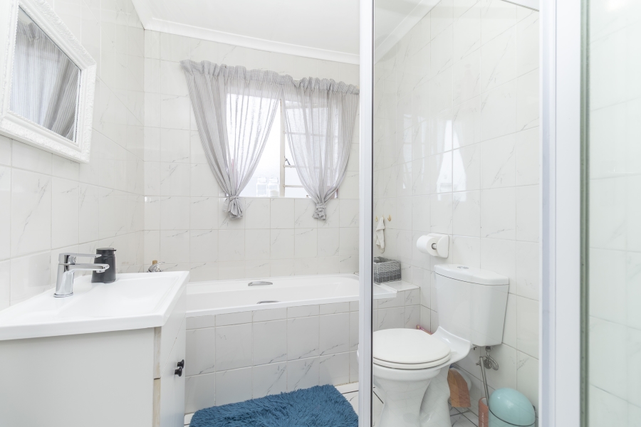 2 Bedroom Property for Sale in North Riding Gauteng