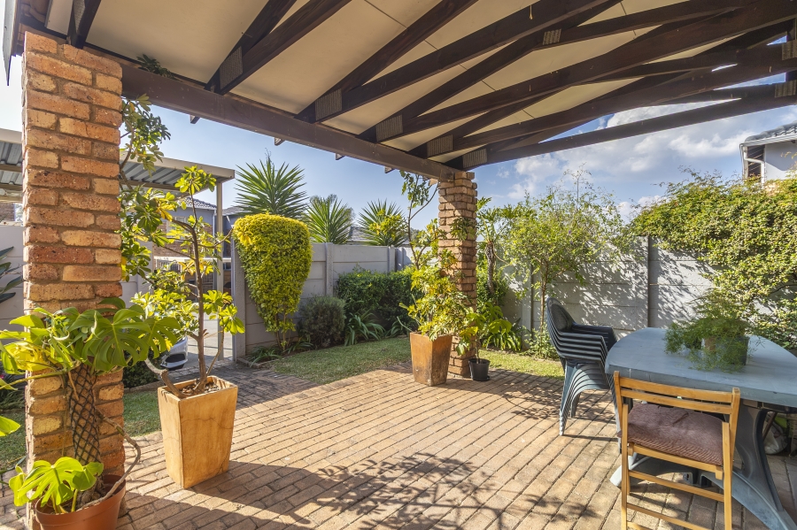 2 Bedroom Property for Sale in North Riding Gauteng