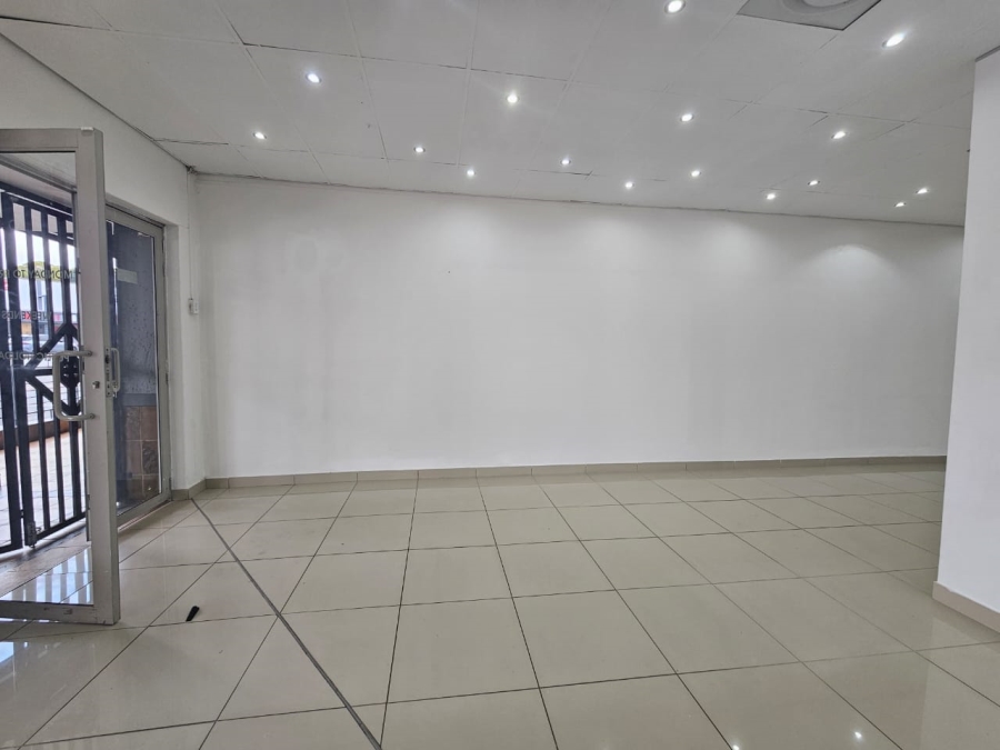 To Let Commercial Property for Rent in Lynnwood Ridge Gauteng