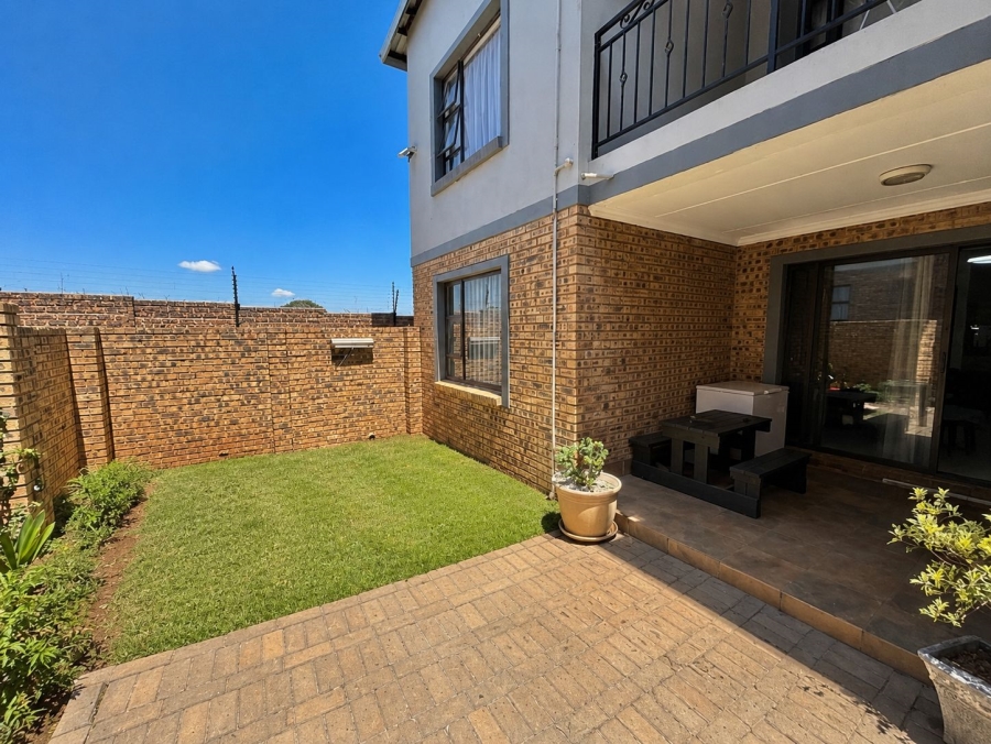 2 Bedroom Property for Sale in Fairlead Gauteng