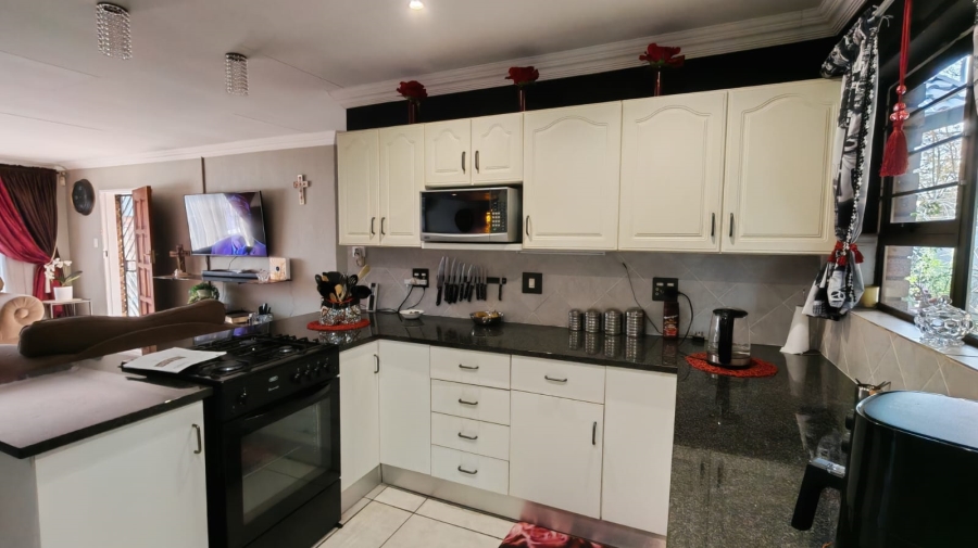 3 Bedroom Property for Sale in Dalview Gauteng