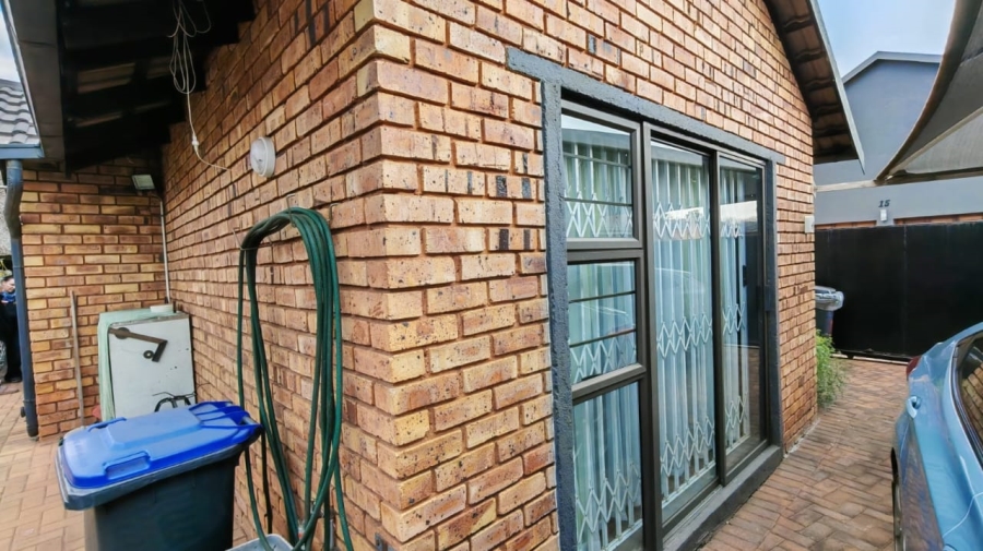 3 Bedroom Property for Sale in Dalview Gauteng