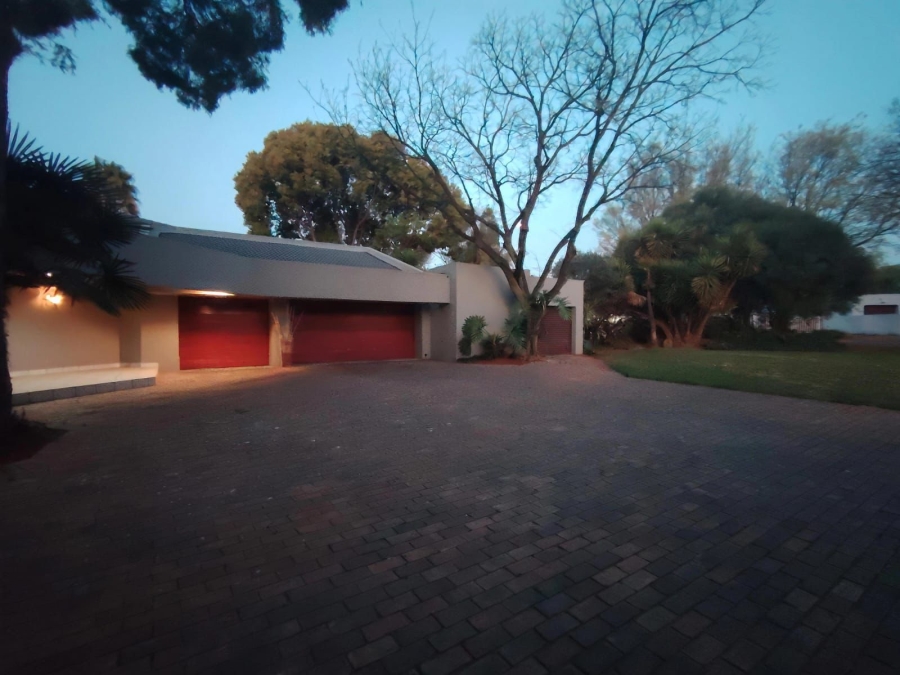 4 Bedroom Property for Sale in Sonneveld Gauteng