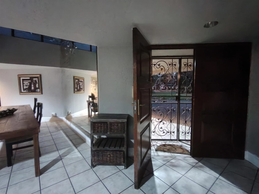 4 Bedroom Property for Sale in Sonneveld Gauteng