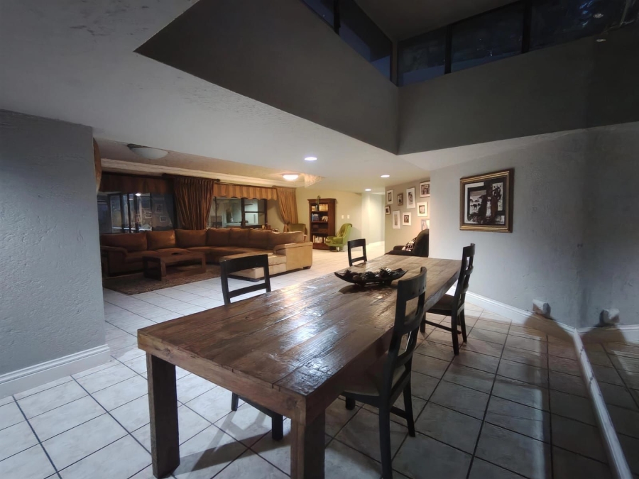 4 Bedroom Property for Sale in Sonneveld Gauteng