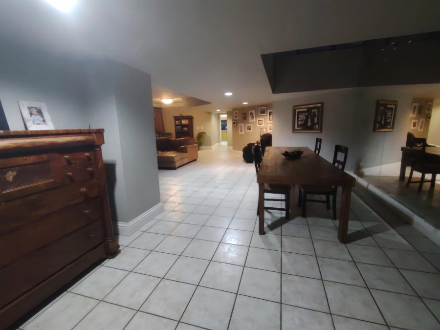 4 Bedroom Property for Sale in Sonneveld Gauteng