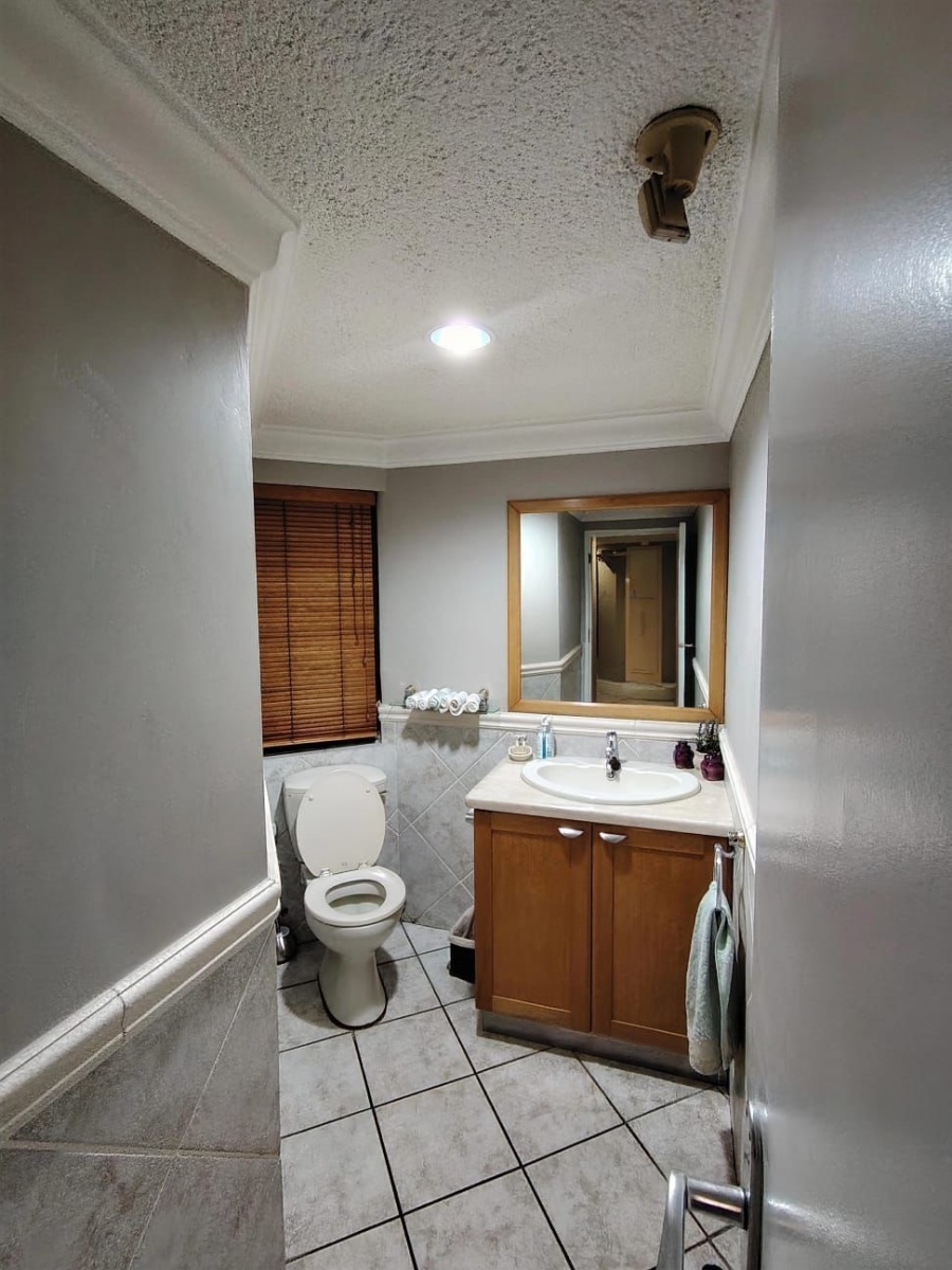 4 Bedroom Property for Sale in Sonneveld Gauteng
