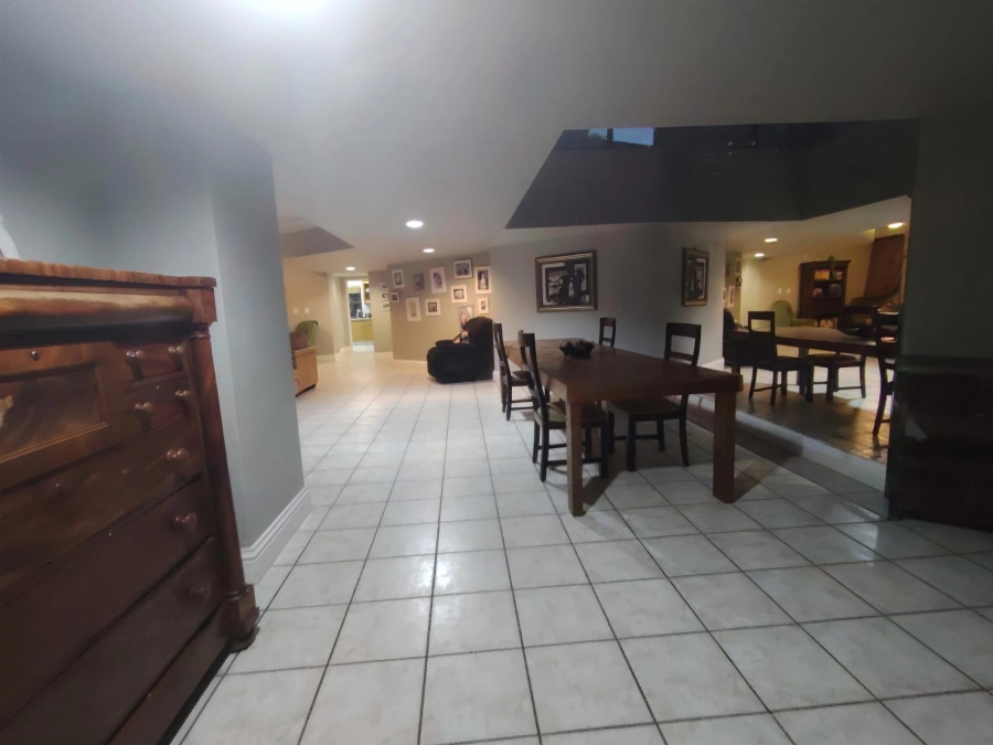4 Bedroom Property for Sale in Sonneveld Gauteng