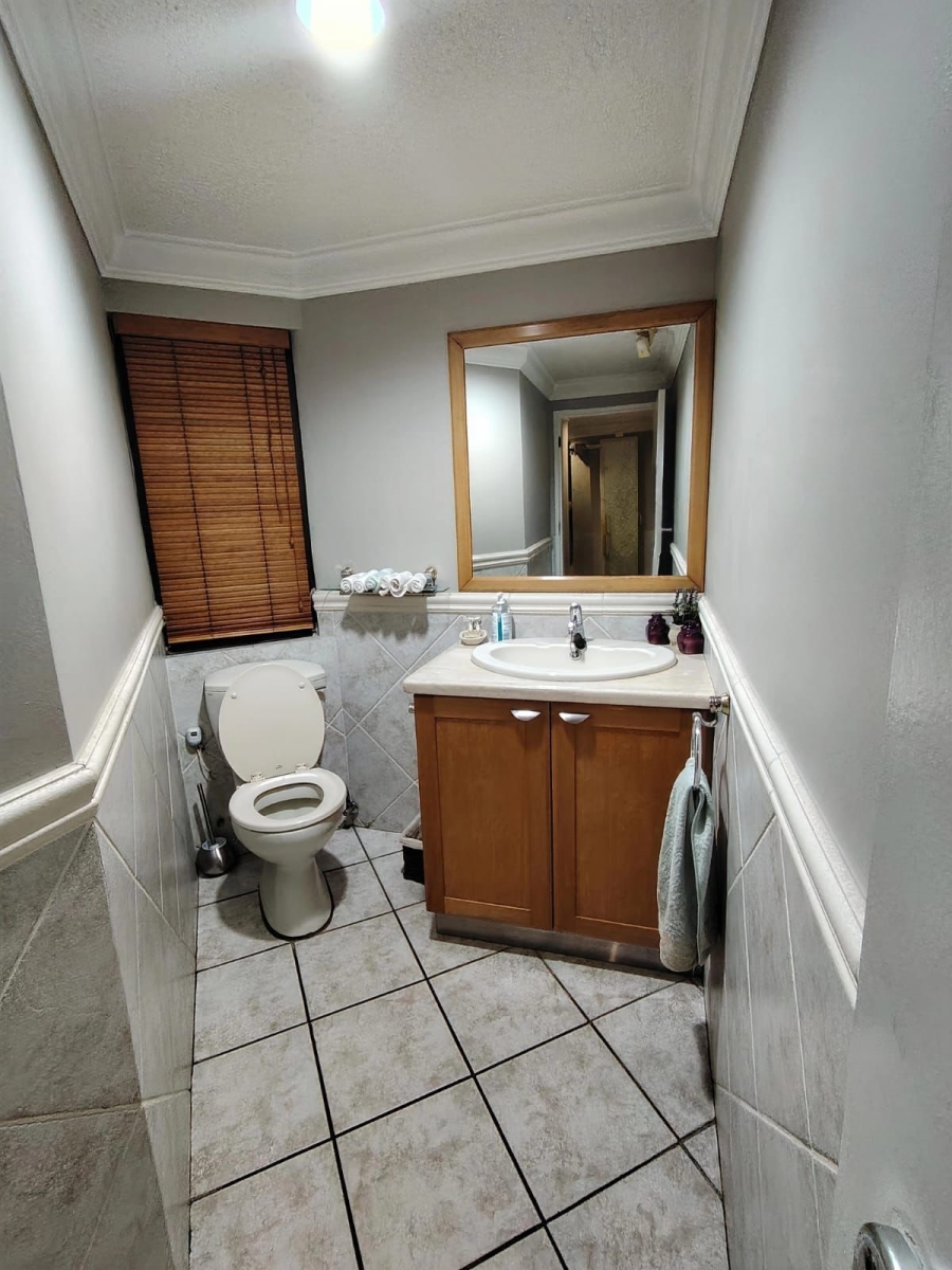 4 Bedroom Property for Sale in Sonneveld Gauteng