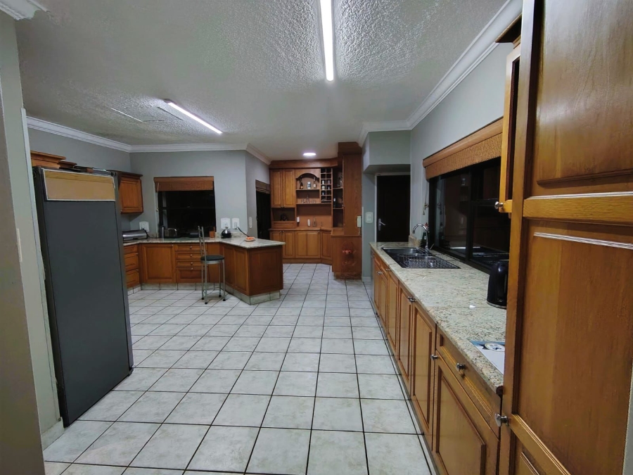 4 Bedroom Property for Sale in Sonneveld Gauteng