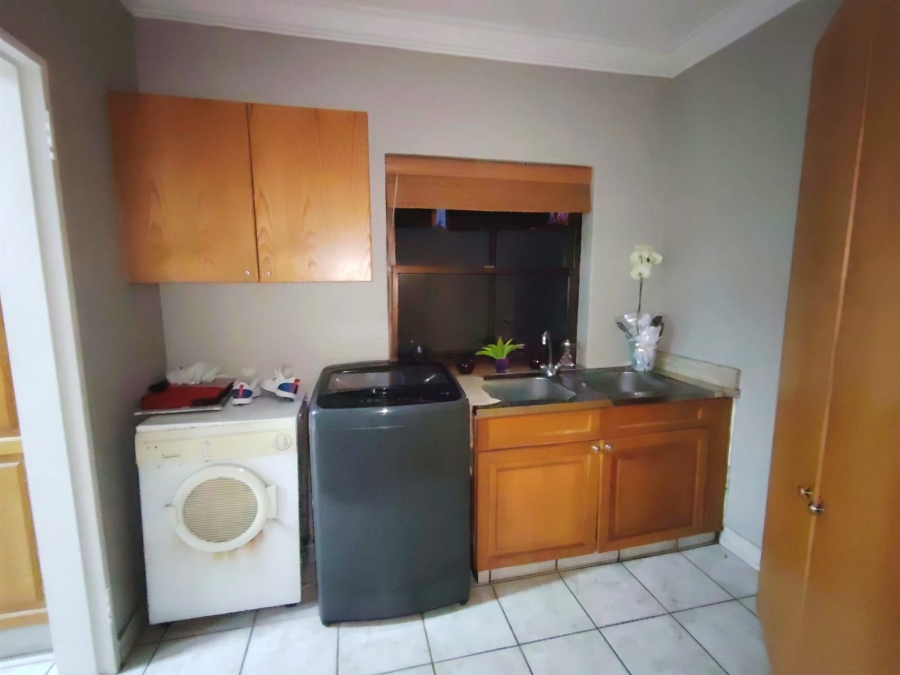 4 Bedroom Property for Sale in Sonneveld Gauteng