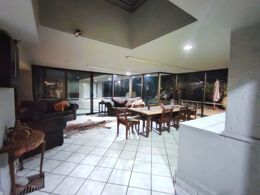 4 Bedroom Property for Sale in Sonneveld Gauteng