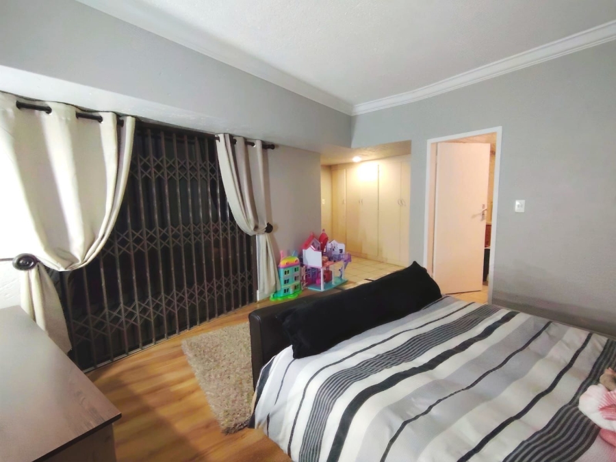 4 Bedroom Property for Sale in Sonneveld Gauteng