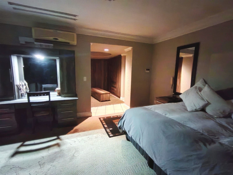 4 Bedroom Property for Sale in Sonneveld Gauteng