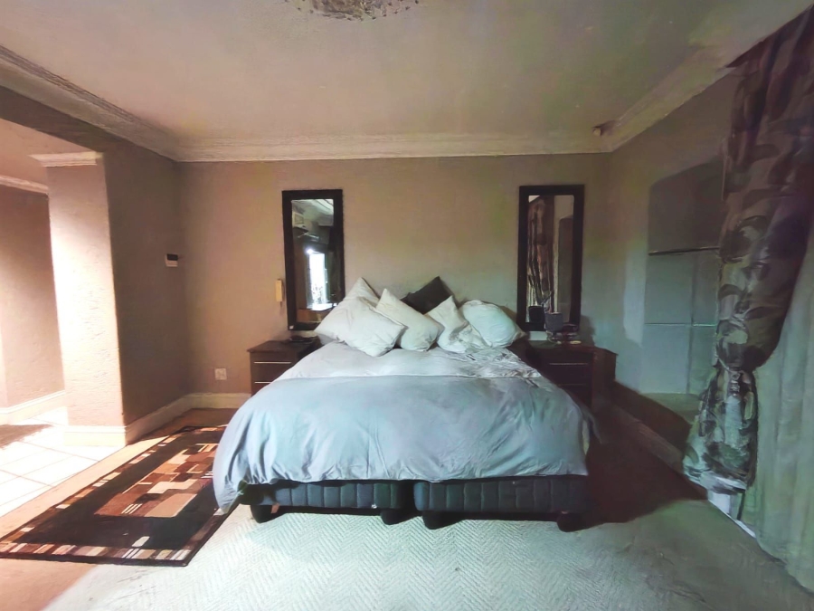 4 Bedroom Property for Sale in Sonneveld Gauteng
