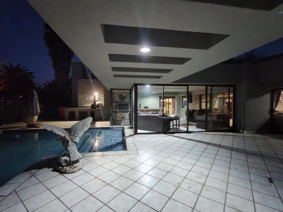 4 Bedroom Property for Sale in Sonneveld Gauteng