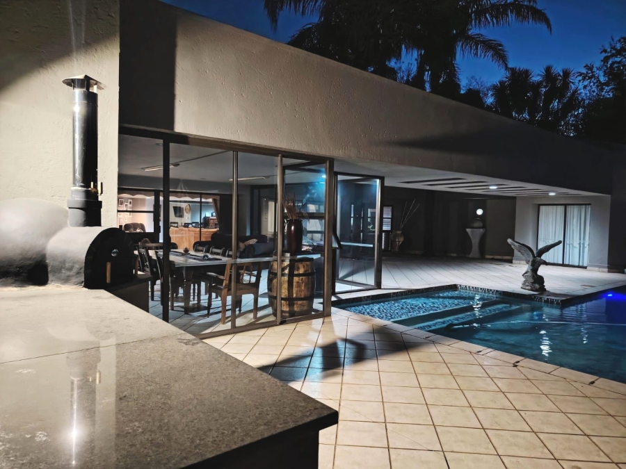 4 Bedroom Property for Sale in Sonneveld Gauteng