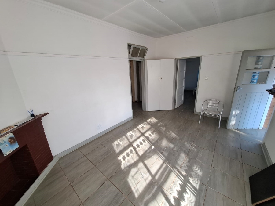 5 Bedroom Property for Sale in Lindo Park Gauteng