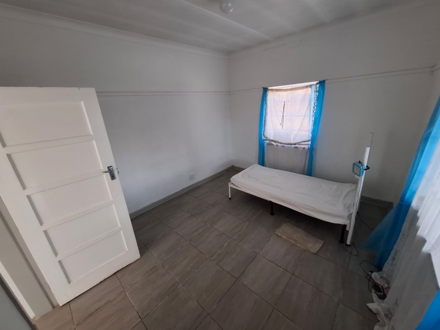 5 Bedroom Property for Sale in Lindo Park Gauteng