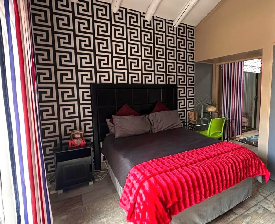 7 Bedroom Property for Sale in Three Rivers Gauteng