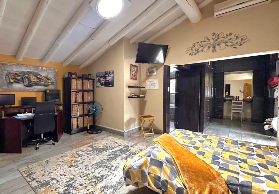 7 Bedroom Property for Sale in Three Rivers Gauteng