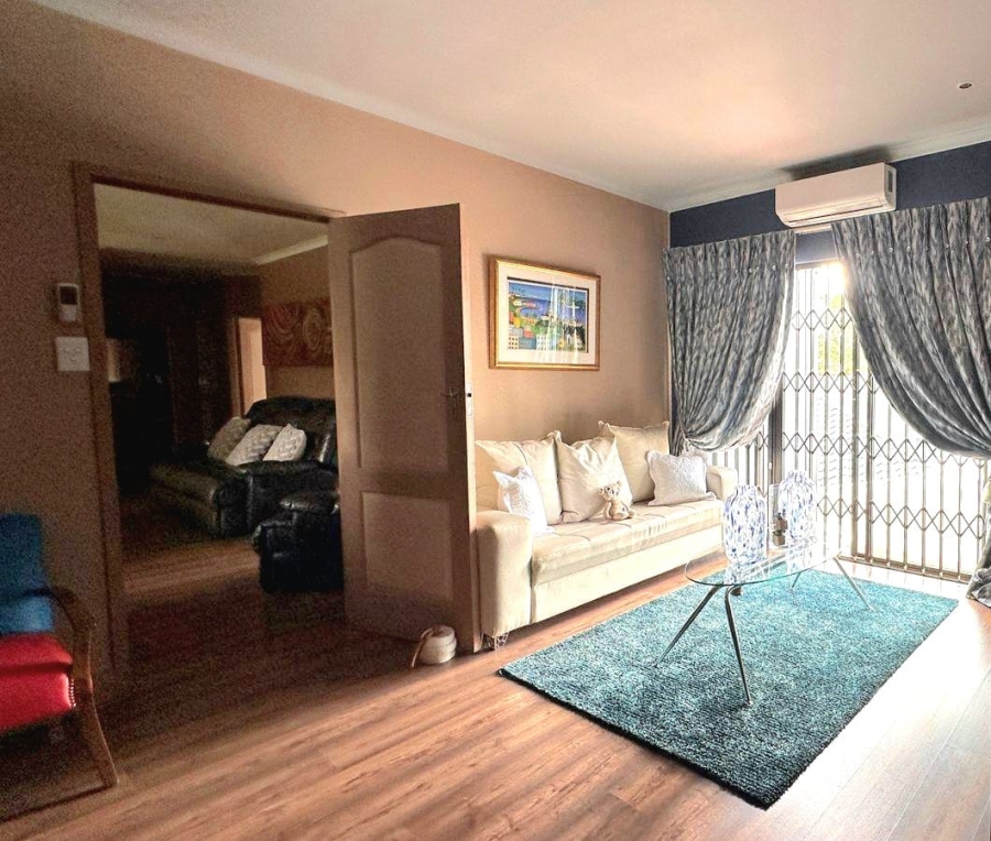 7 Bedroom Property for Sale in Three Rivers Gauteng
