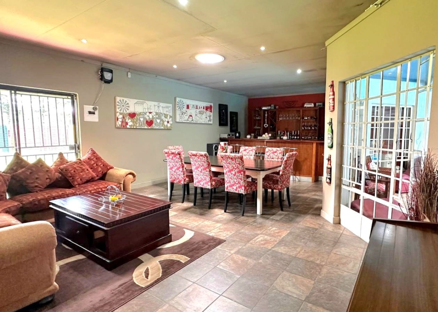 7 Bedroom Property for Sale in Three Rivers Gauteng