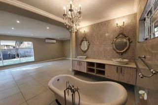 To Let 6 Bedroom Property for Rent in Freeway Park Gauteng