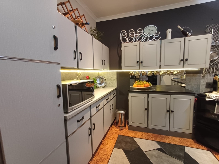 3 Bedroom Property for Sale in Vanderbijlpark SE 6 Gauteng