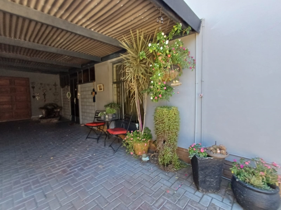 3 Bedroom Property for Sale in Vanderbijlpark SE 6 Gauteng