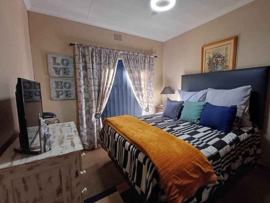 3 Bedroom Property for Sale in Vanderbijlpark SE 6 Gauteng