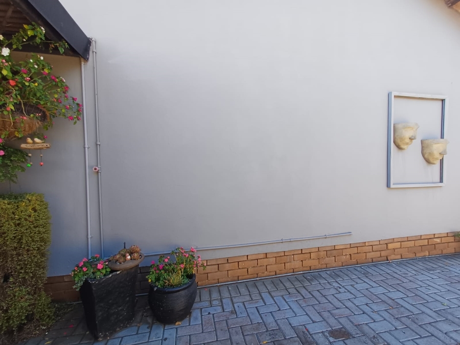 3 Bedroom Property for Sale in Vanderbijlpark SE 6 Gauteng