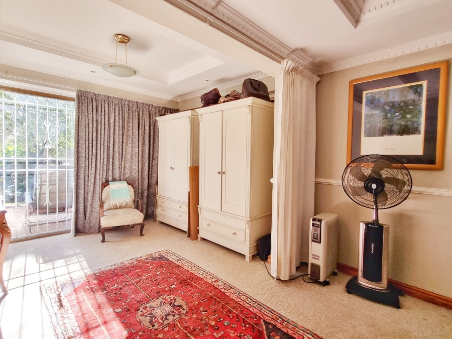 To Let 4 Bedroom Property for Rent in Fairland Gauteng